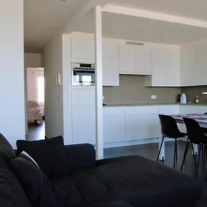 https://modern-appartement-op-de-zeedijk-met-2-slaapkamers-te-oostende.hotelsghent.com